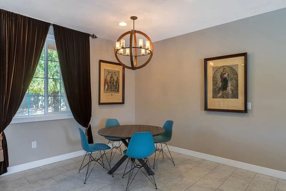 Casita Dining Area