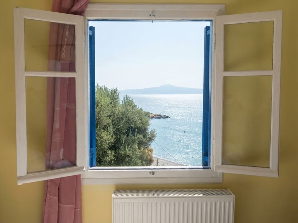 interior, indoor, summer, climate control, body of water, unit views