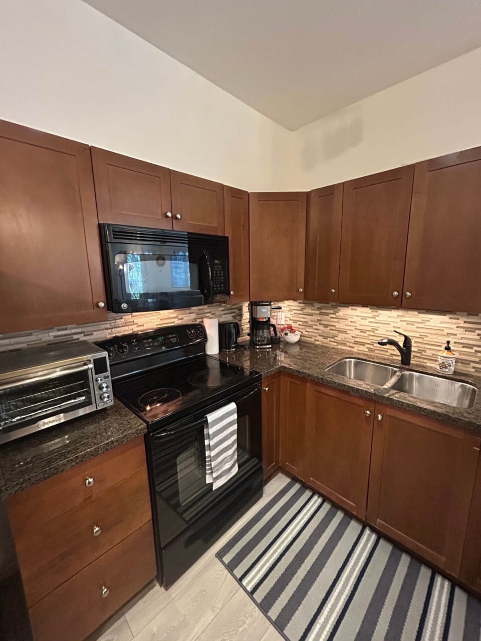 Full Kitchen 2110