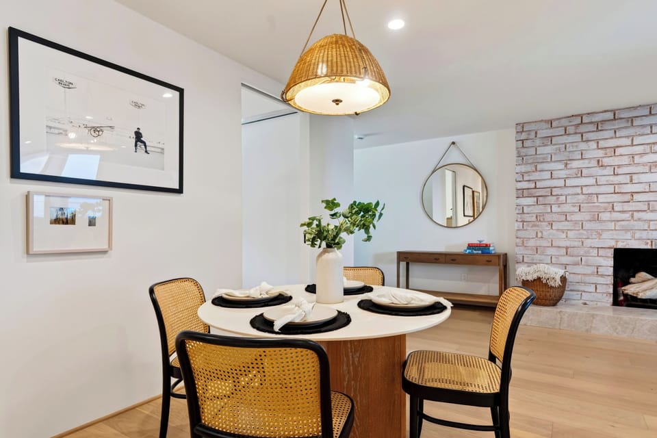 Elegant dining space adjacent to the fully equipped kitchen.