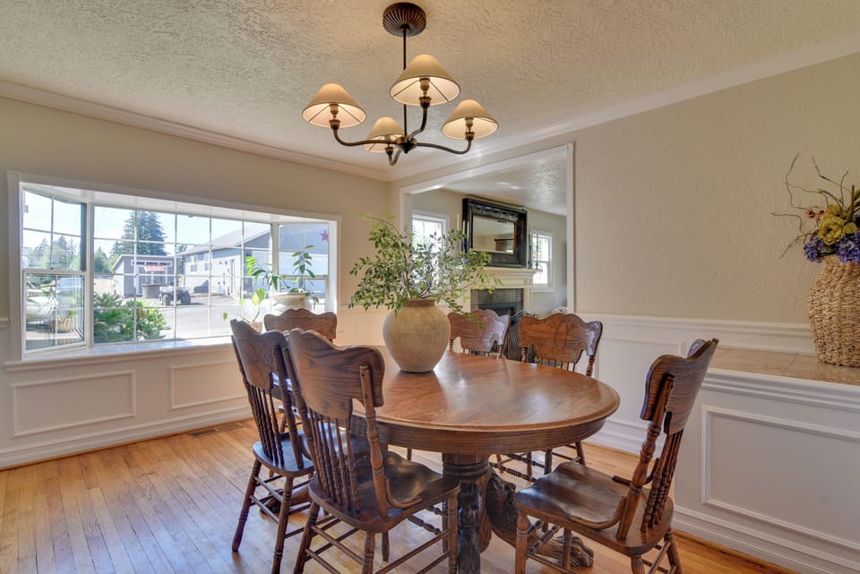 Dining Room | Dishware/Flatware Provided | 1st Floor