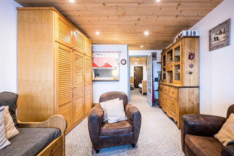 Bright apartment · Close to the slopes · Enclosed veranda Apartment in Les Allues