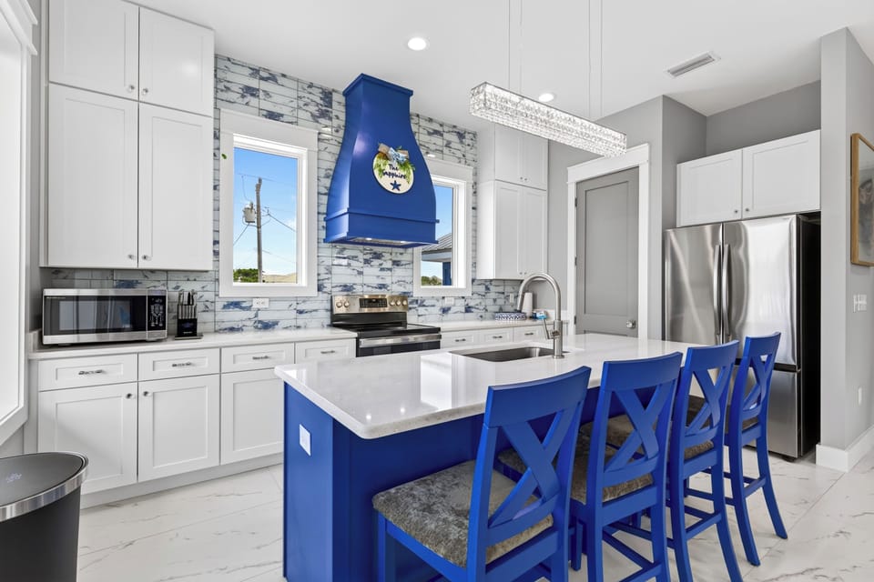 There is always something good cooking in the large gourmet kitchen at the Sapphire. Whether it's dinner, drinks, or dessert, the open floor plan is designed for sharing!