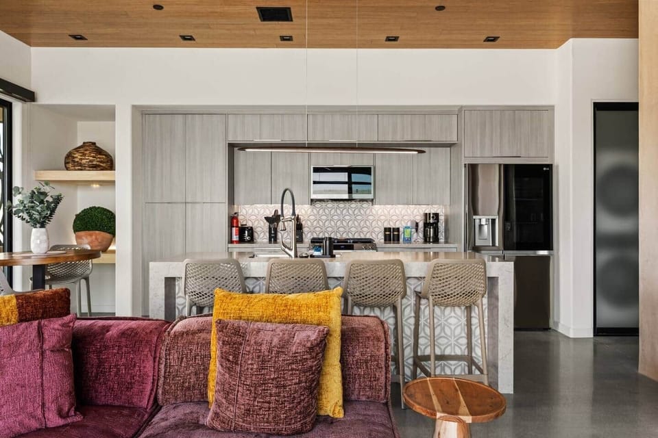 Open floor plan means no one will feel left out while cooking or doing the dishes