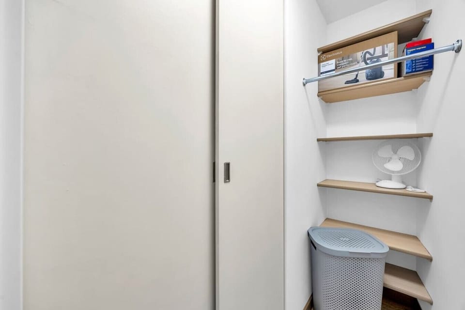 Apartment near Warsaw city center for 4 guests with private parking and a balcony | Book Now with RENTUJEMY.COM