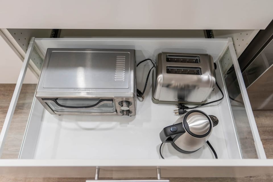 Toaster oven, toaster, and kettle