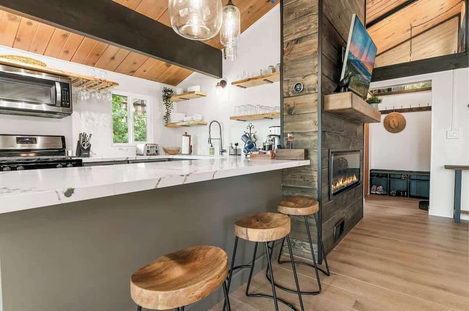 Kitchen island that seats 4 