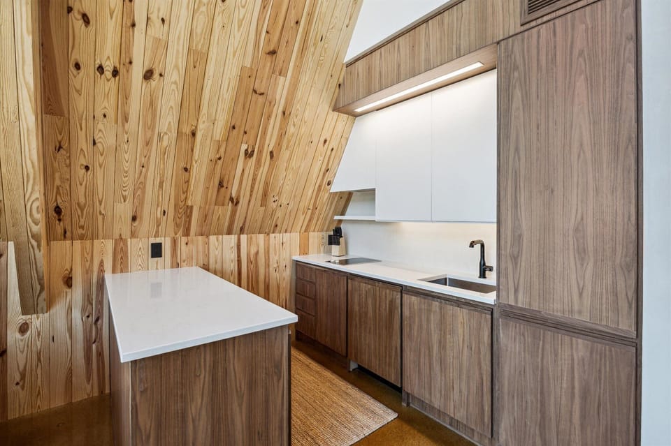 Stylish kitchenette with everything you need for a comfortable stay.