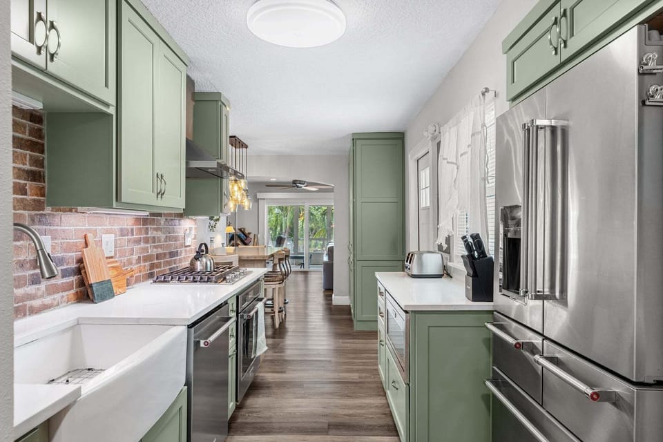 Fully equipped kitchen with everything you need to make your favorite meals