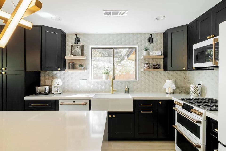 Luxury high-end appliances equip this chef's kitchen so you can cook until your heart's content or hire amazing local in-house chef to cater your meals home - no mess, no fuss, no work!