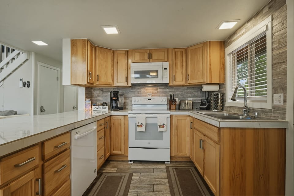 Indoors, Kitchen, Appliance, Microwave, Oven