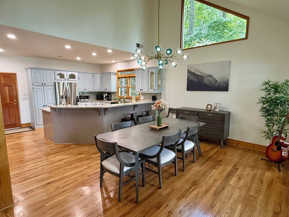 Dining table extends to seat 8