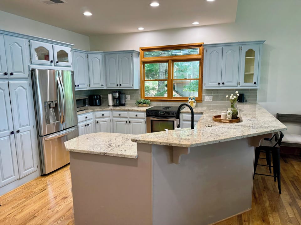 Microwave, air fryer, coffee maker, blender