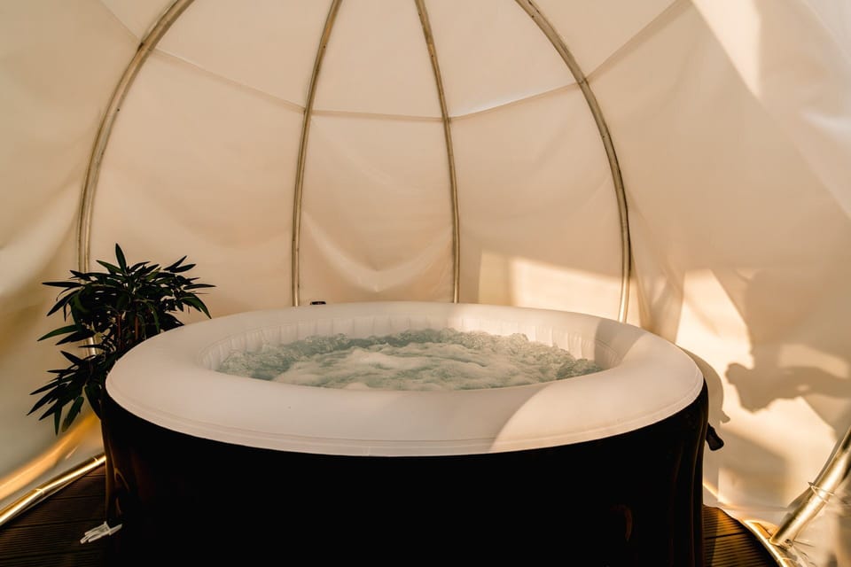 Indoor spa tub