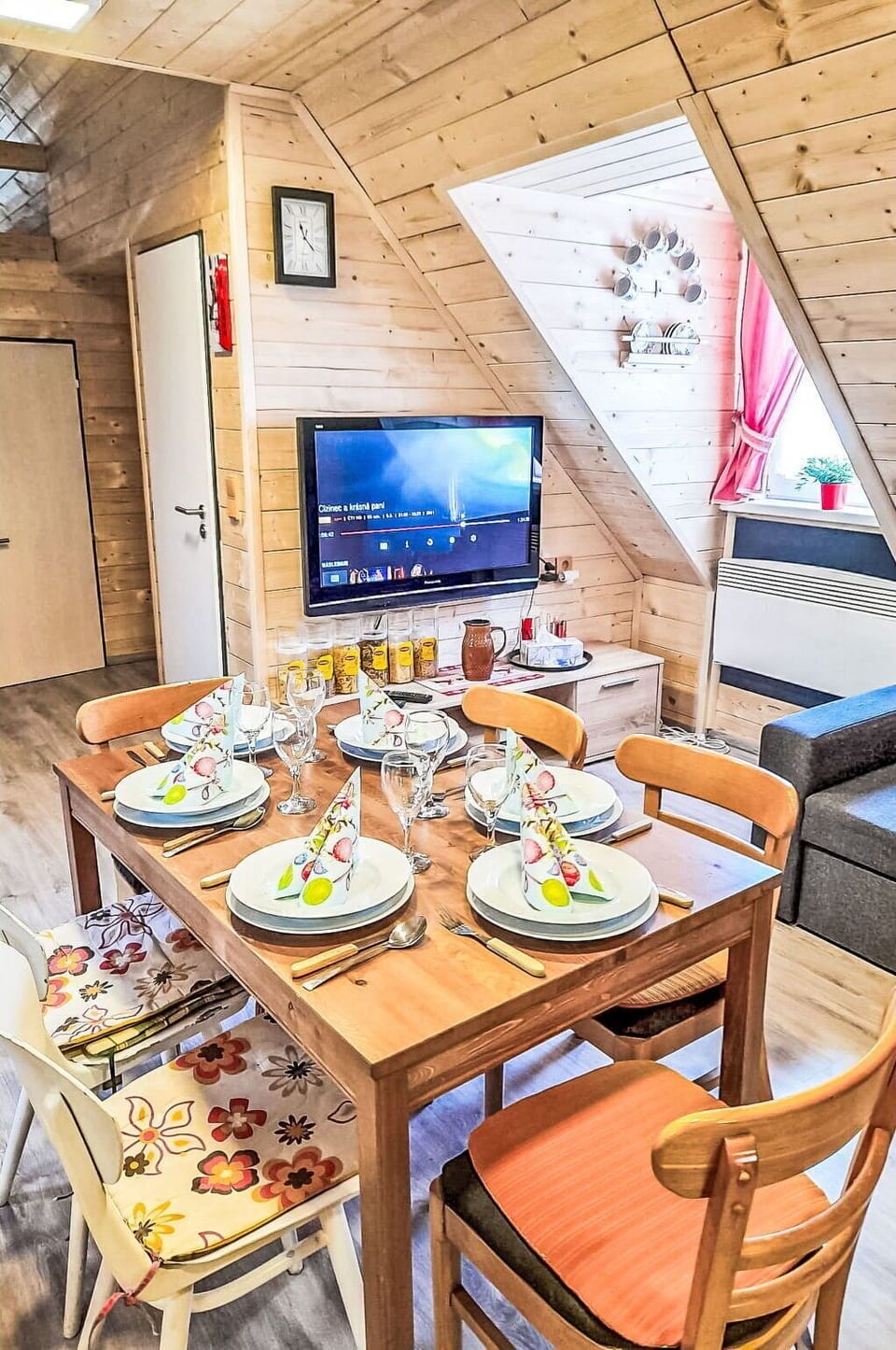Home, Wood Flooring, Living Room, Hardwood, Throw Pillow, Wood Stain, Log Cabin, Chair, Laminate Flooring, Pillow