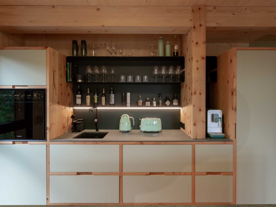 Wood, Flooring, Interior Design, Kitchen, Furniture, Countertop, Ceiling, Floor, Cabinetry, Lighting