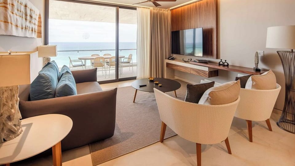 Living Room with Queen Pull-out Sofa Bed and outdoor dining area