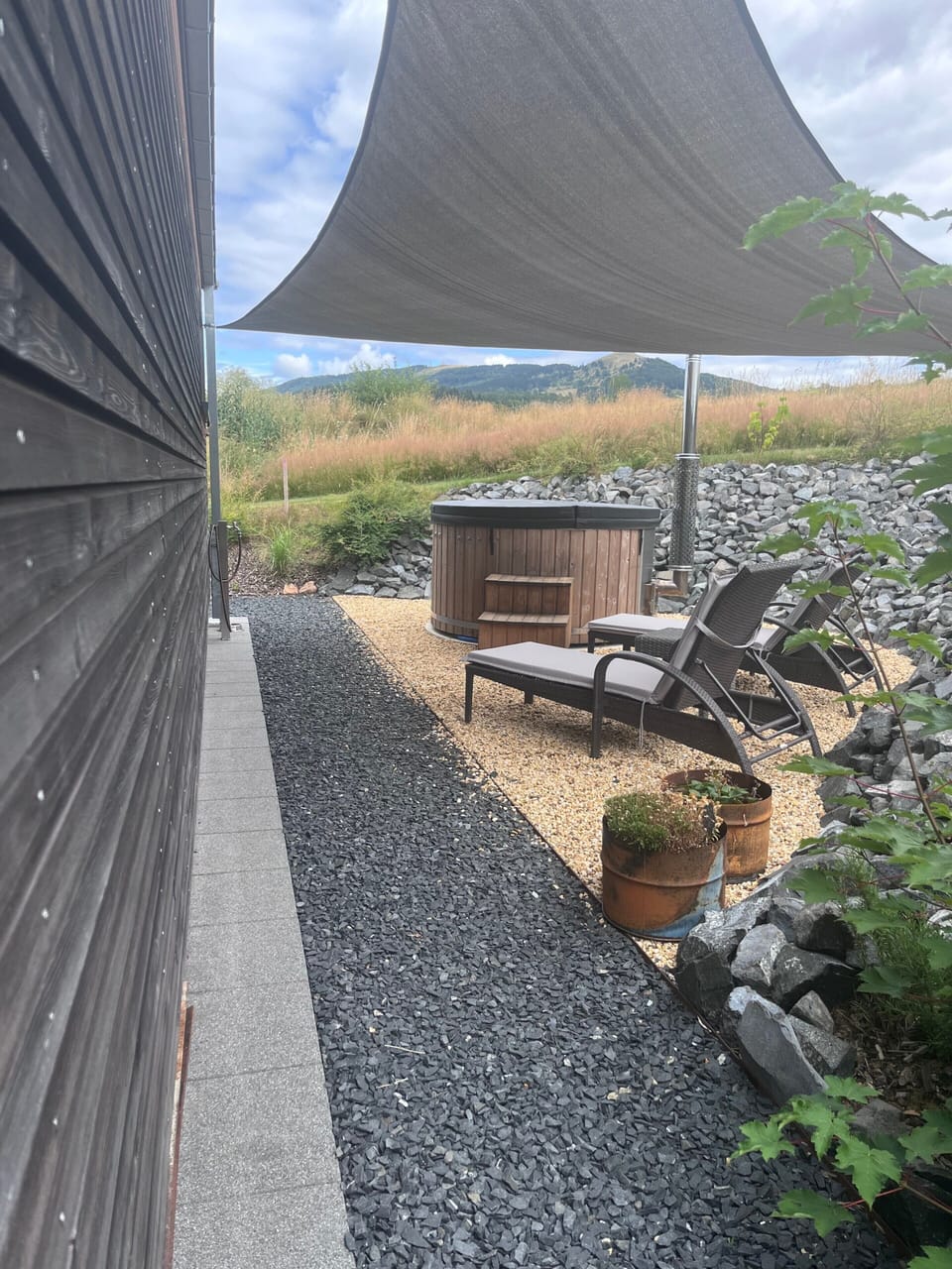 Outdoor spa tub