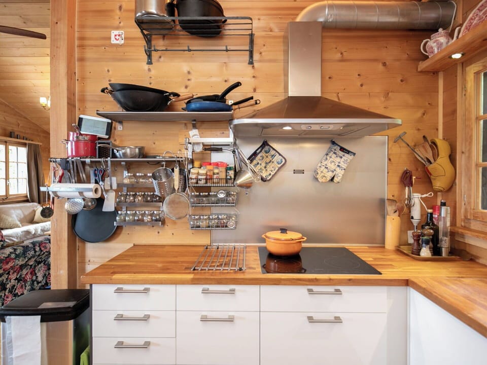 Kitchen, Kitchen Appliance, Countertop, Interior Design, Furniture, Wood, Major Appliance, Flooring, Cabinetry, Home Appliance