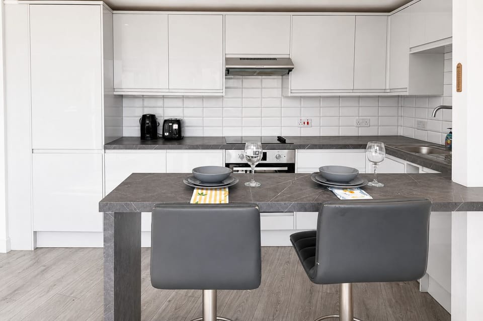 Kitchen & dining area -  Hackney flat near Victoria Park & London Fields 
