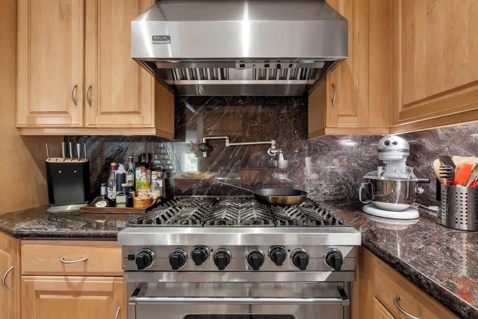 Stainless Viking 6-burner stove with oven