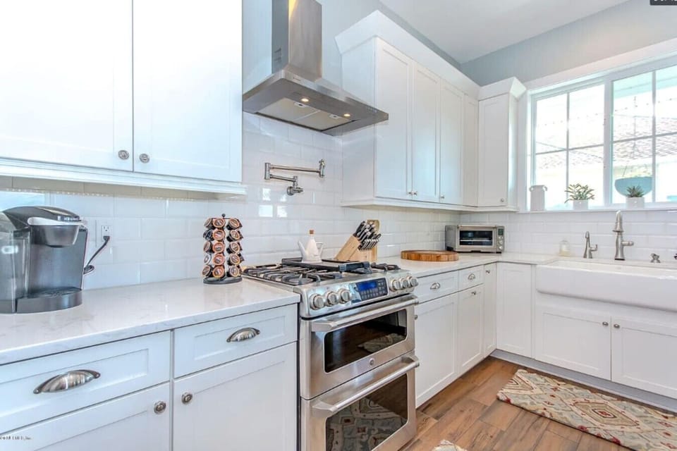 Let your inner chef shine in this amazing kitchen.