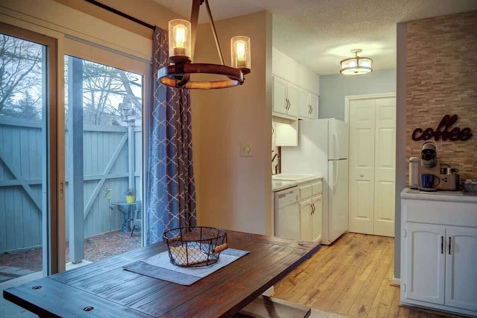 Dining Kitchen Area