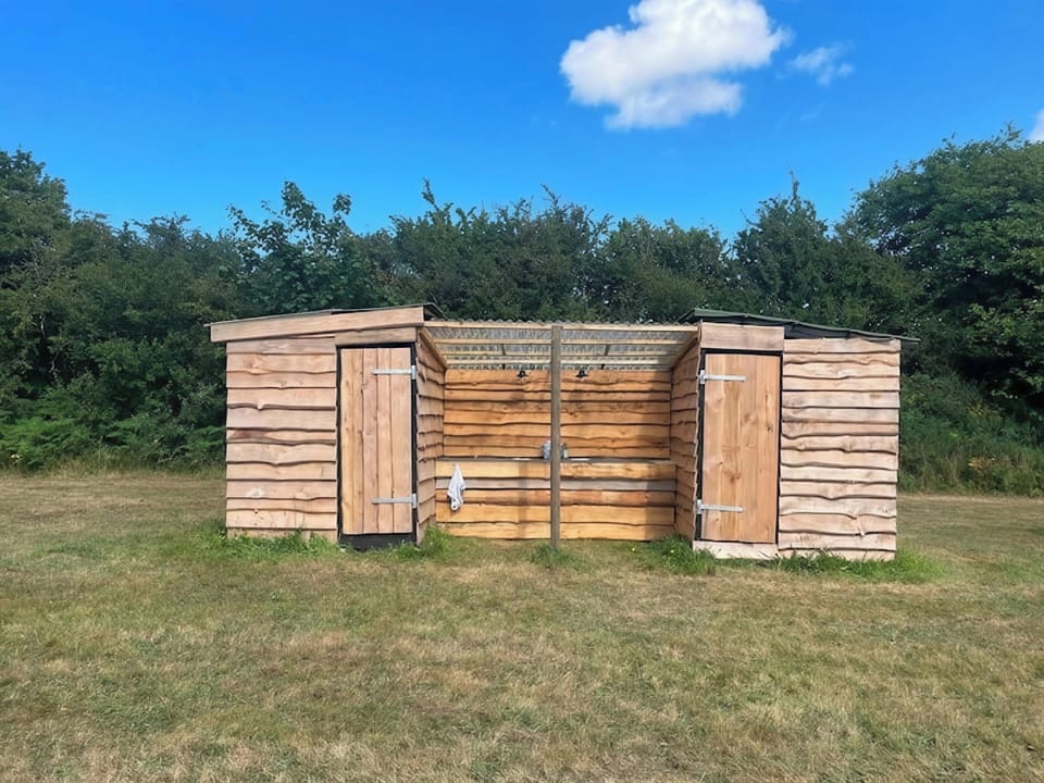 Washing up and bathroom 