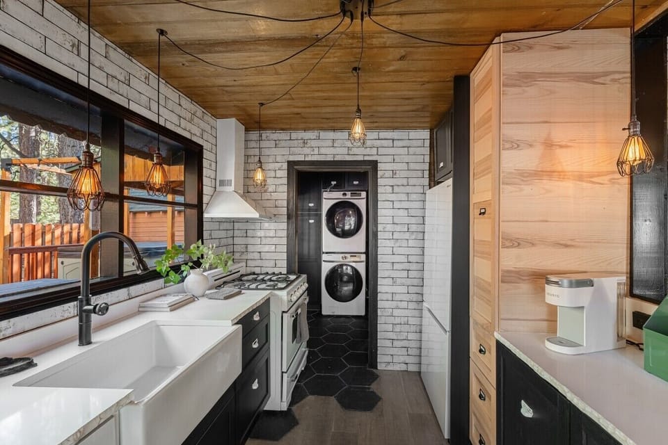 Jaybird kitchen