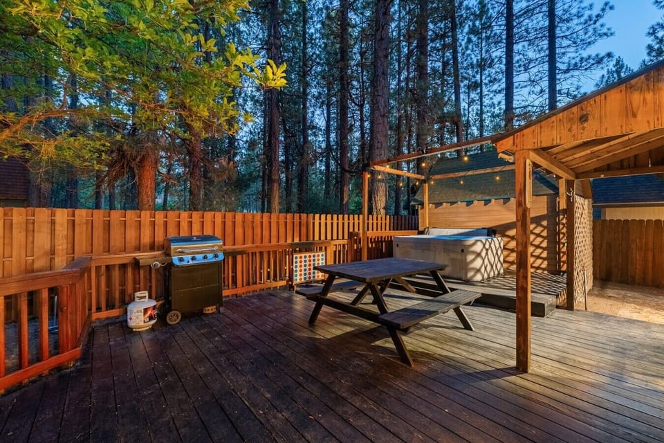 Jaybird outdoor dining and BBQ