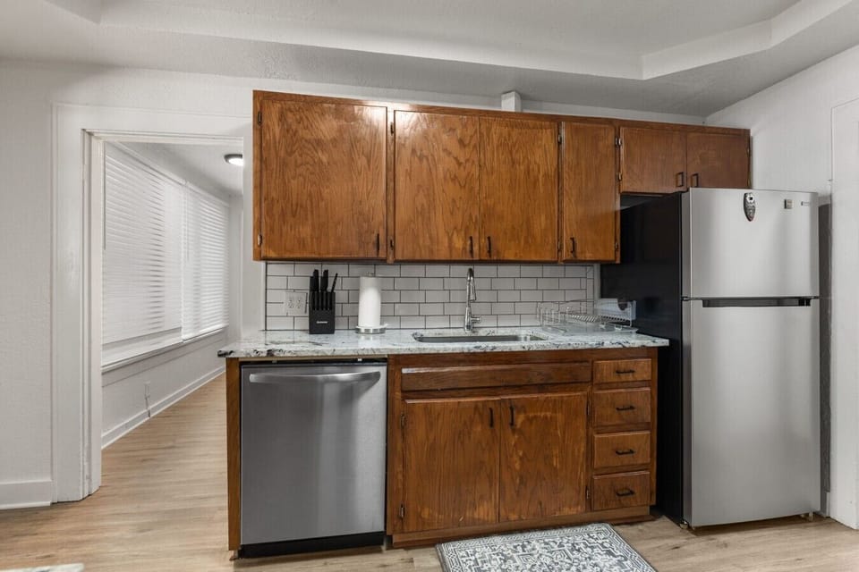 10-web-or-mls-2001-lucile-ave