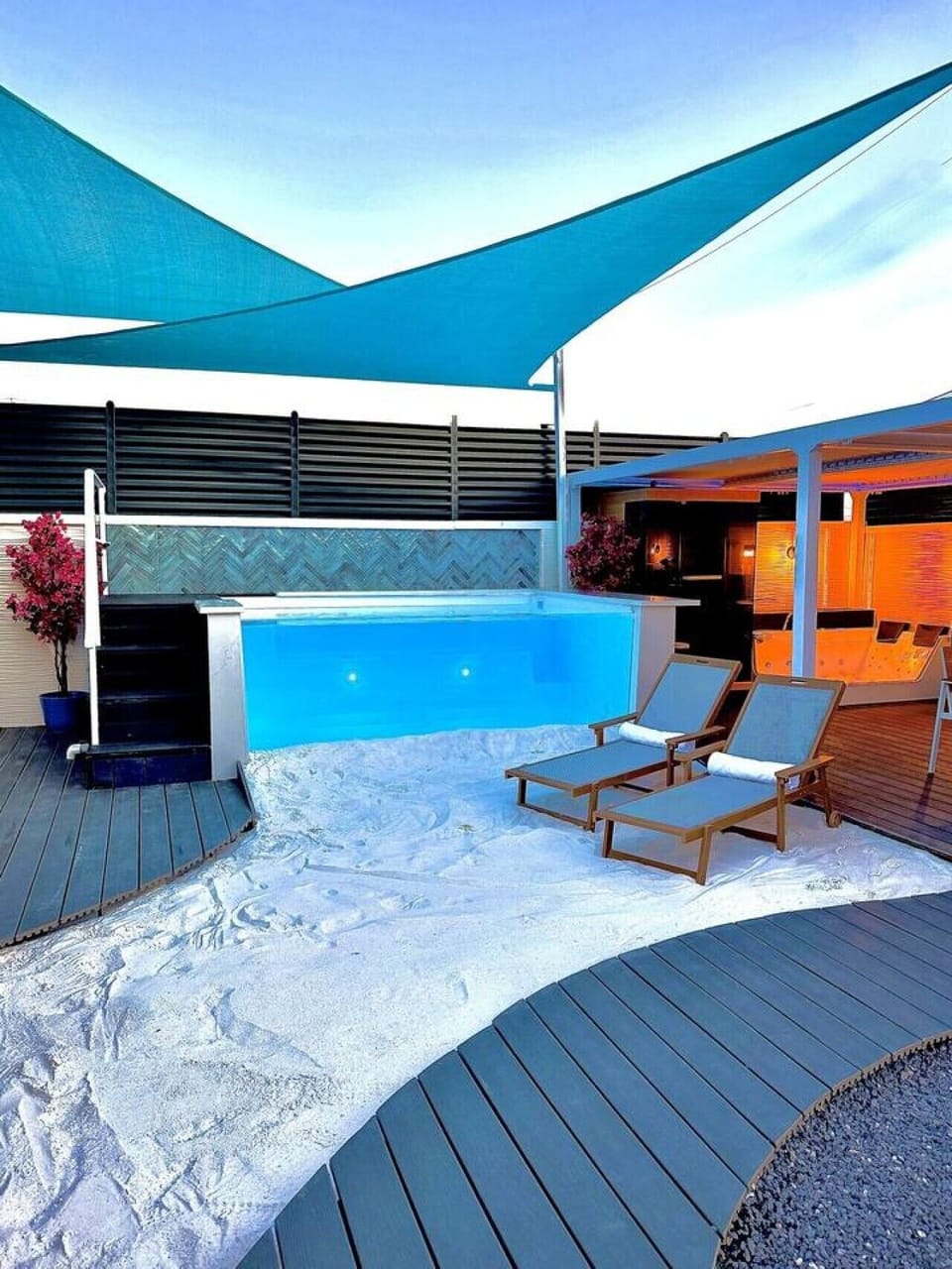 Outdoor spa tub