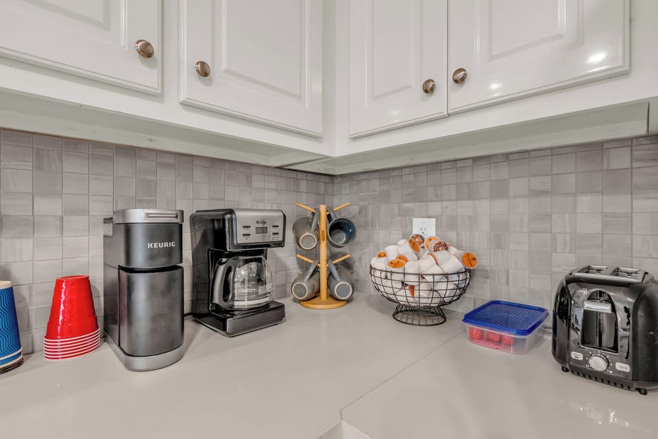 Kitchen (with Keurig)