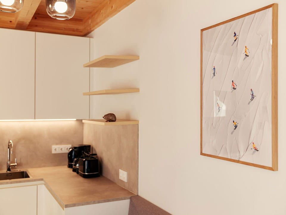 Wall, Wood, Flooring, Interior Design, Floor, Ceiling, Lighting, Furniture, Home, Room