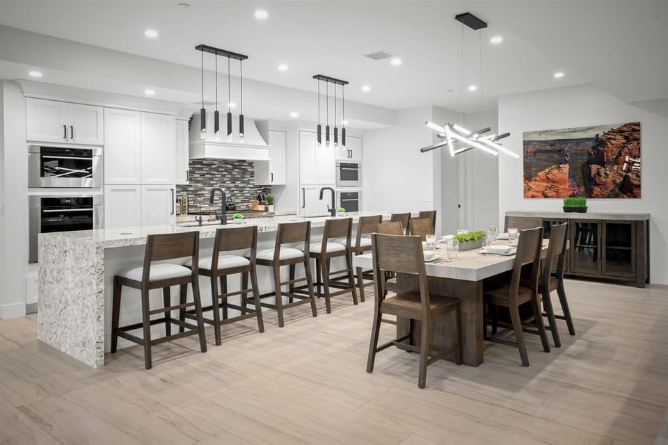 Dining & Island Seating • 1st Floor