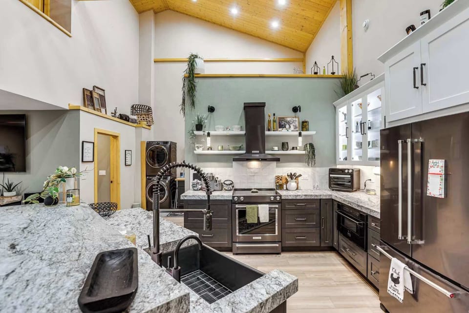 Kitchen | 1st Floor