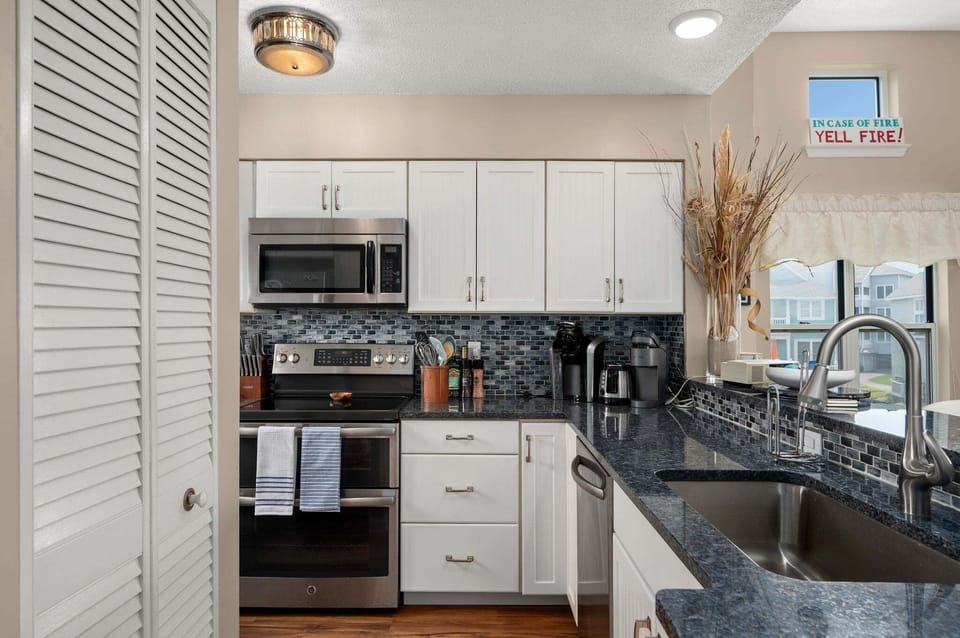 PCBV326: Pirate's Way 326 | Kitchen