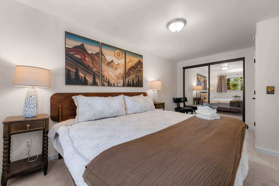 Bedroom 3 with king bed