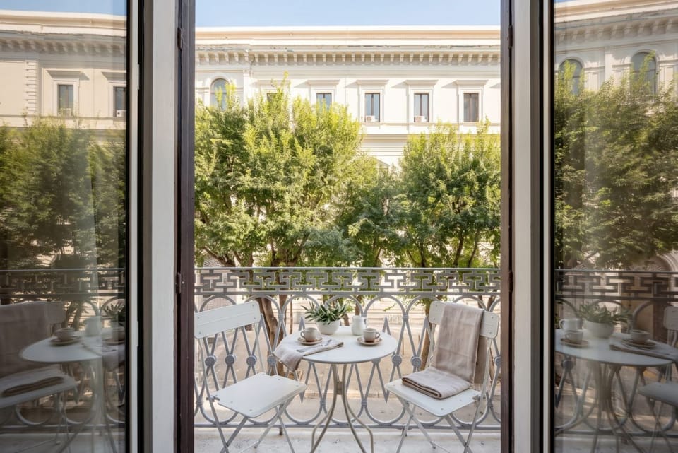 City Hub 6 • Historic Elegance with Private Balconies House in Bari