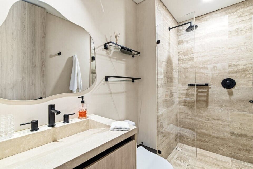 Luxurious Guest Bathroom