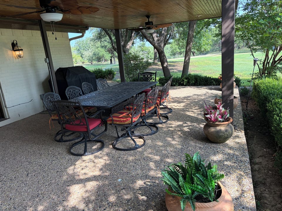 Outdoor dining