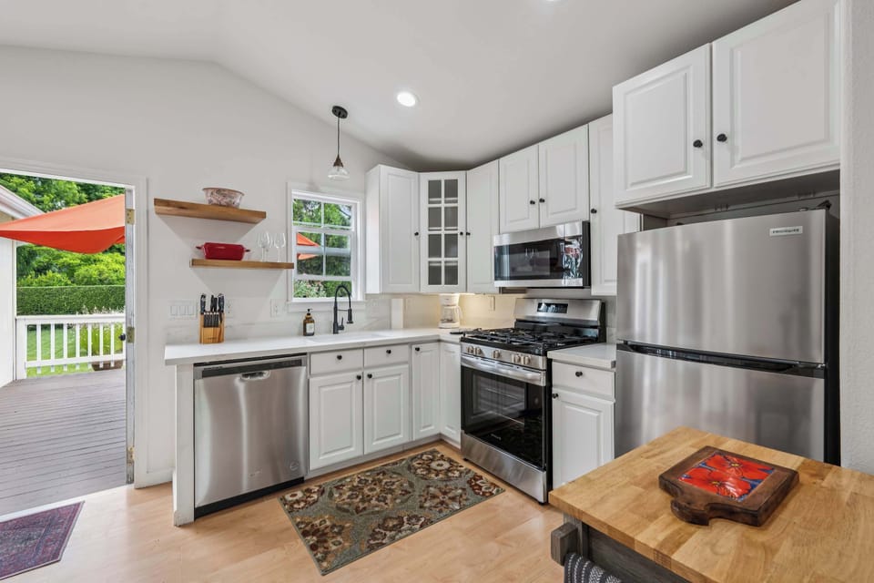 Cook, gather, and dine with ease.