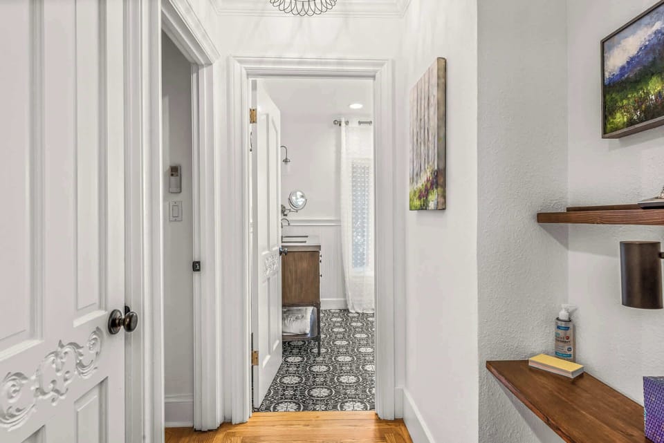 Clean and inviting hallway with modern finishes.