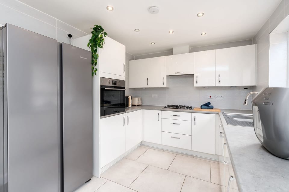 Modern kitchen with everything you need