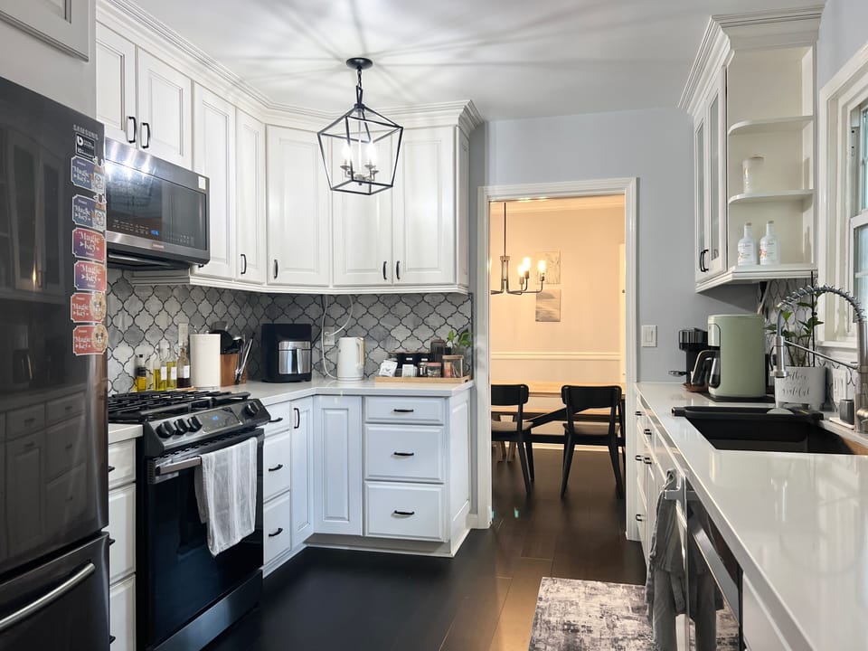 Full -Equipment Kitchen