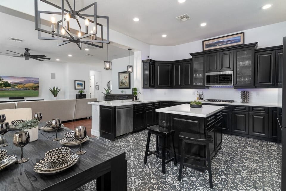 Bright, modern, and fully stocked—the perfect kitchen for everything from quick breakfasts to family dinners.