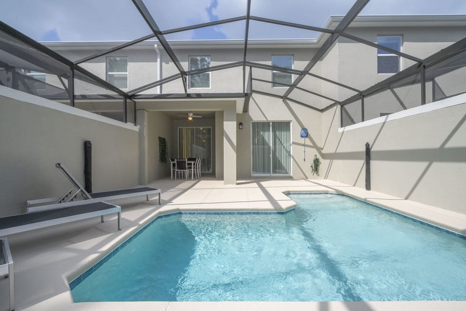 Private Splash Pool