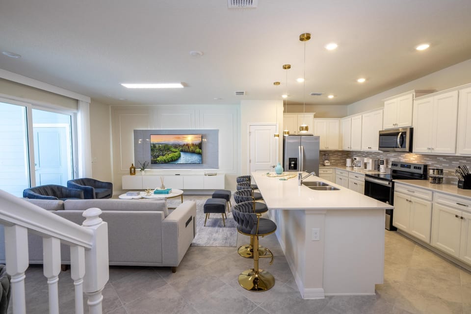 Kitchen & Living room