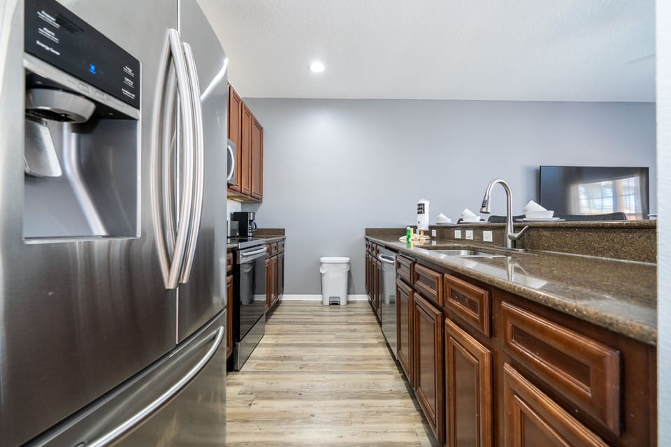 Fully equipped kitchen