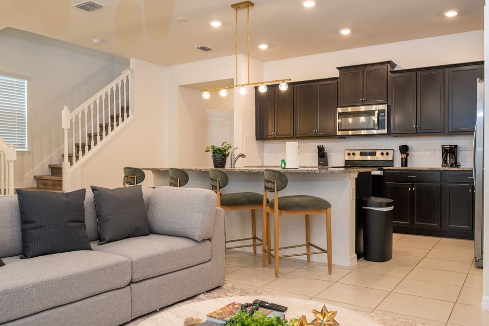 Open floor concept living & dining